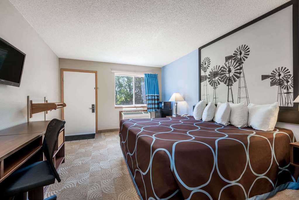 Super 8 by Wyndham Beloit KS - photo 11