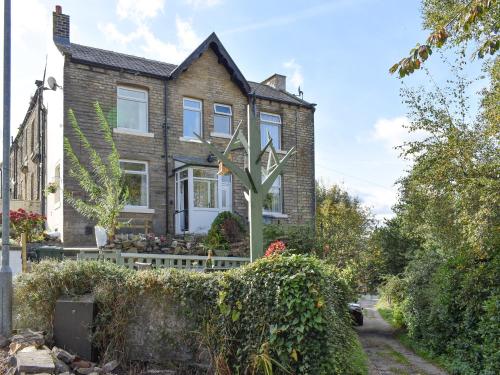 Slant End Cottage — 4-Star Luxury Hotel in Huddersfield, United Kingdom
