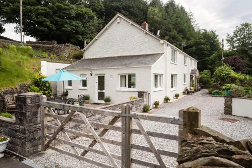 1 Tan Yr Eglwys Barn Cottage — 4-Star Luxury Hotel in Swansea, United Kingdom