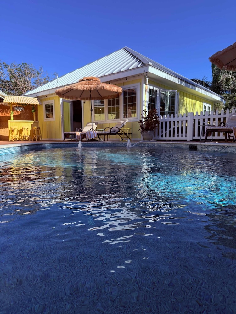 NEW Jungle Paradise Treehouse Suite With Resort Amenities Elevator Access Outdoor Kitchen Lagoon Lazy River Pool RV Hook up - photo 52