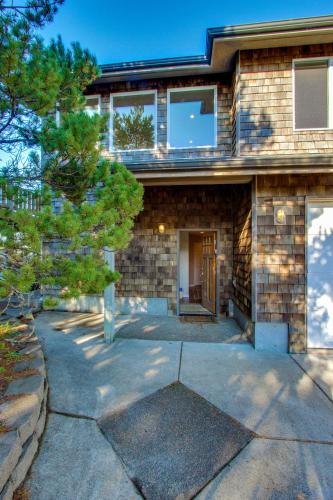 Bridgetender in Newport, United States