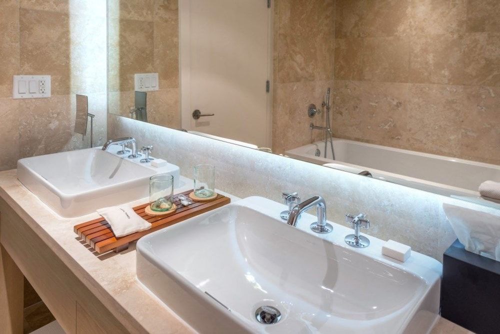 5 Star Hotel 2 2.5 Beachfront Unit 915 2 Bedroom Condo - photo 11