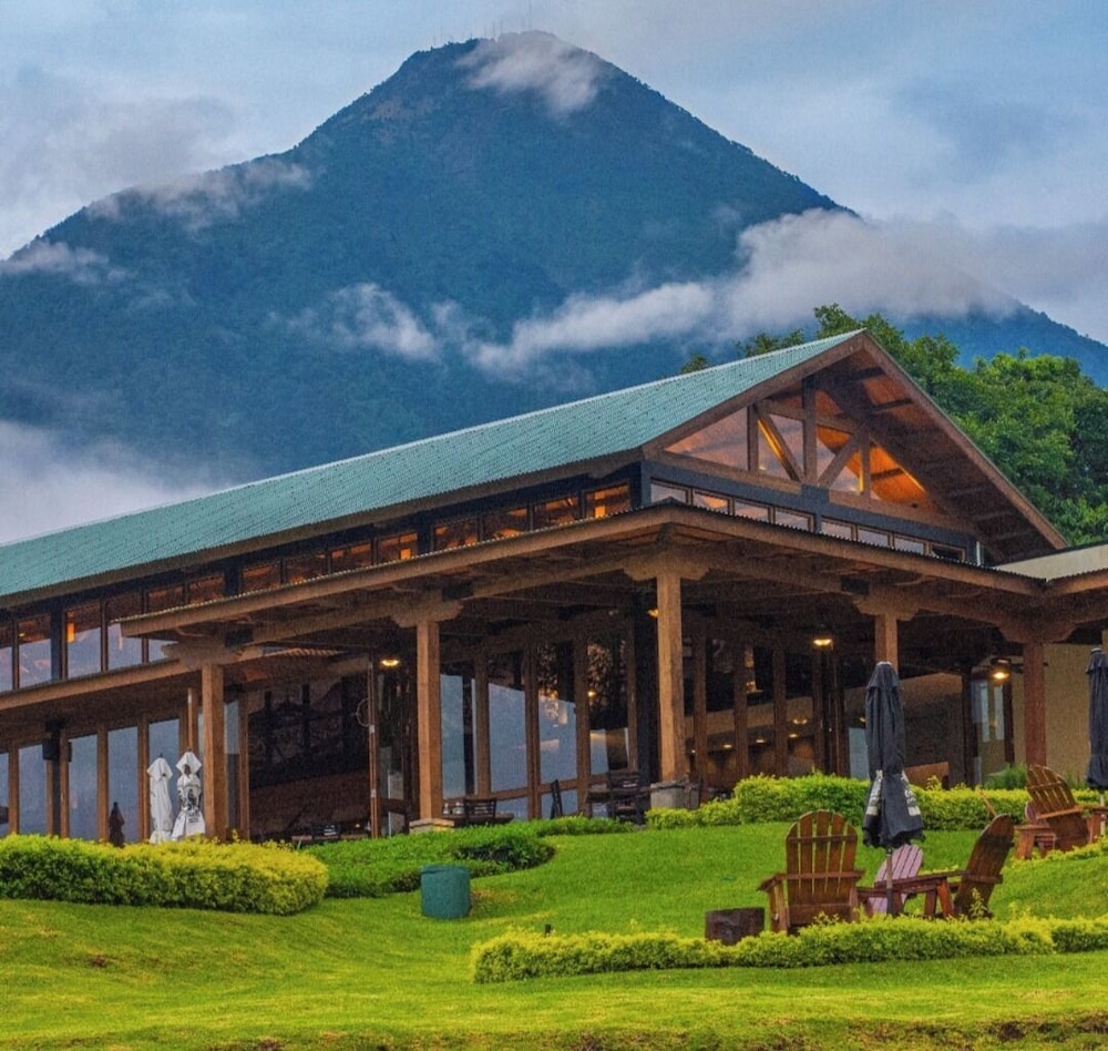 Finca San Cayetano — 4-Star Luxury Hotel in Alotenango, Guatemala