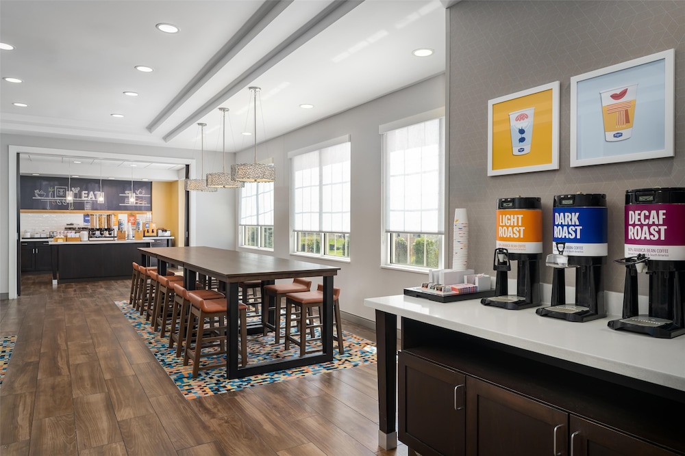 Hampton Inn Pawtucket - photo 27