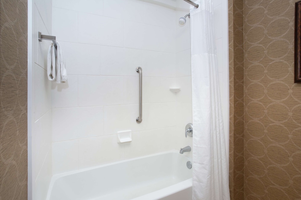 Hampton Inn & Suites I 35 Mulvane - photo 19