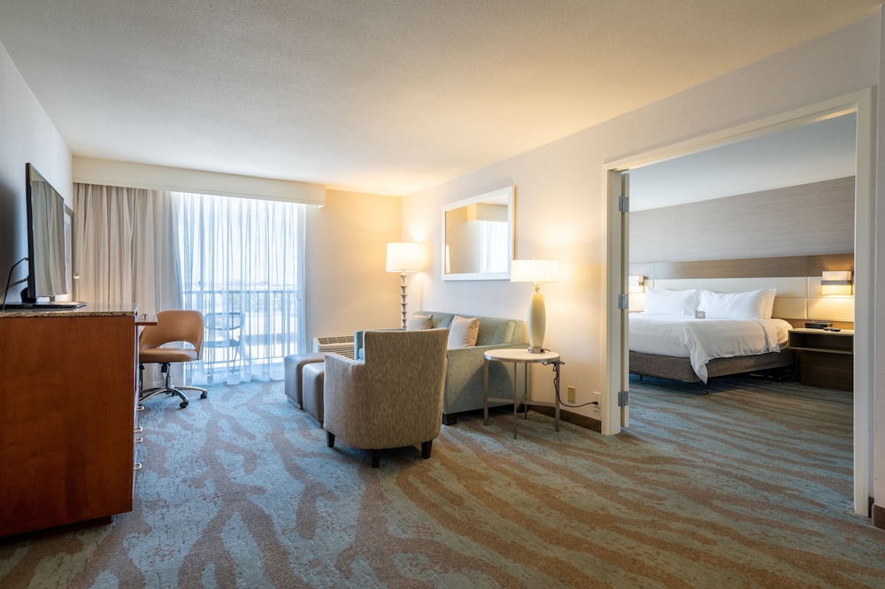 Crowne Plaza Ventura Beach by IHG - photo 21