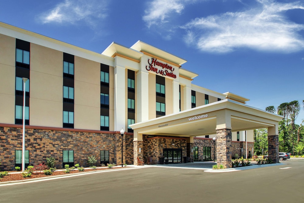 Hampton Inn & Suites Southport - photo 56