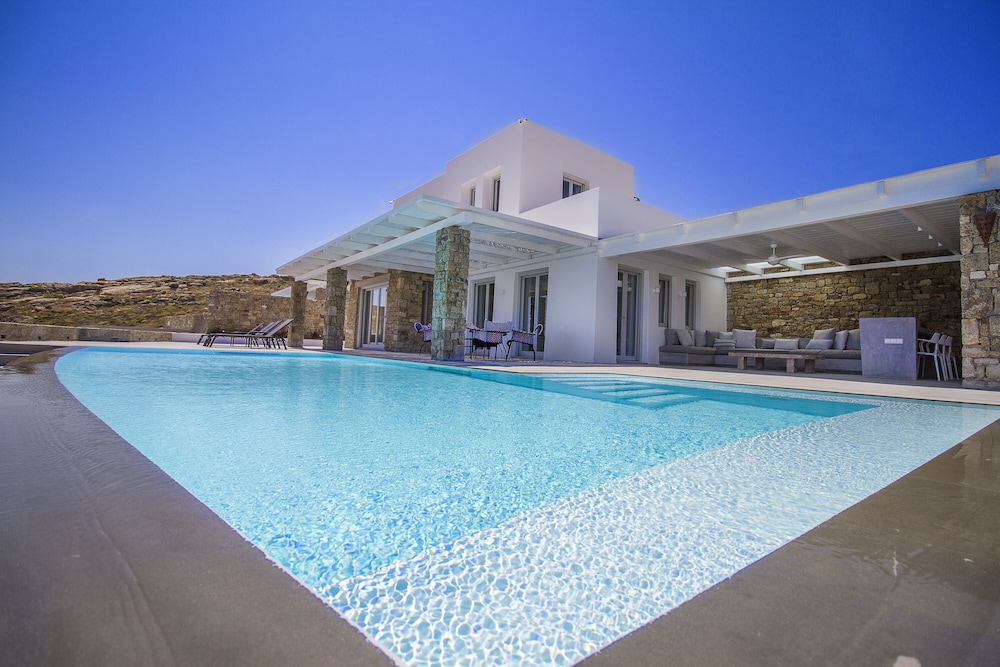 Anarina Villas Mykonos Elia Beach — 4-Star Luxury Hotel in Mykonos, Greece