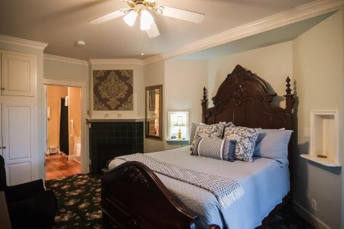 Campbell House Inn - photo 38