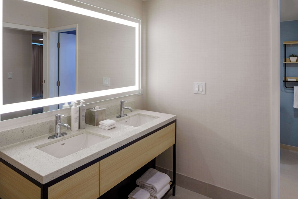 Hilton Garden Inn Dana Point Doheny Beach - photo 41