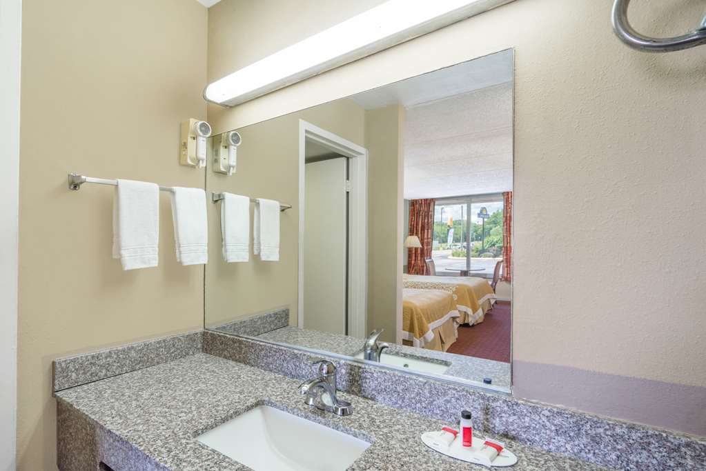 Days Inn by Wyndham Hurricane Mills - photo 7