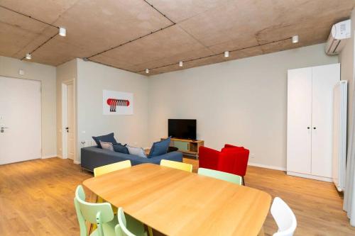 Stylish 2 BR 2 Balconies Apartment In Old Tbilisi