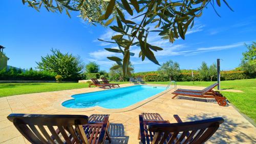 Apartment Villa Mare2 with pool sea view and hydromassage — 4-Star Luxury Hotel in Medulin, Croatia