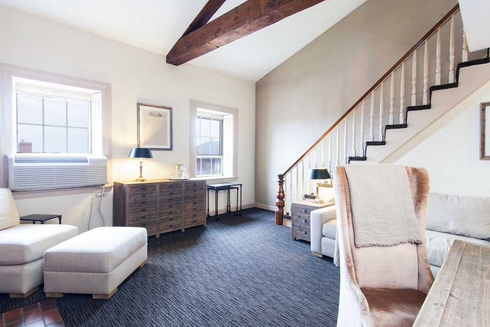 Garrison Inn Boutique Hotel - photo 7