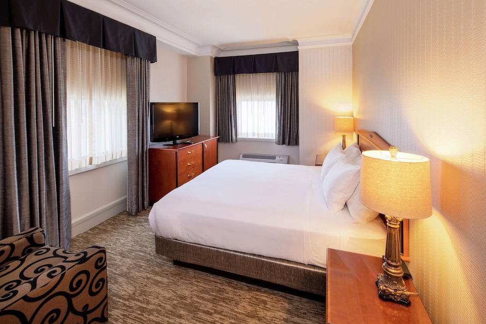 Hilton Cincinnati Netherland Plaza - photo 17