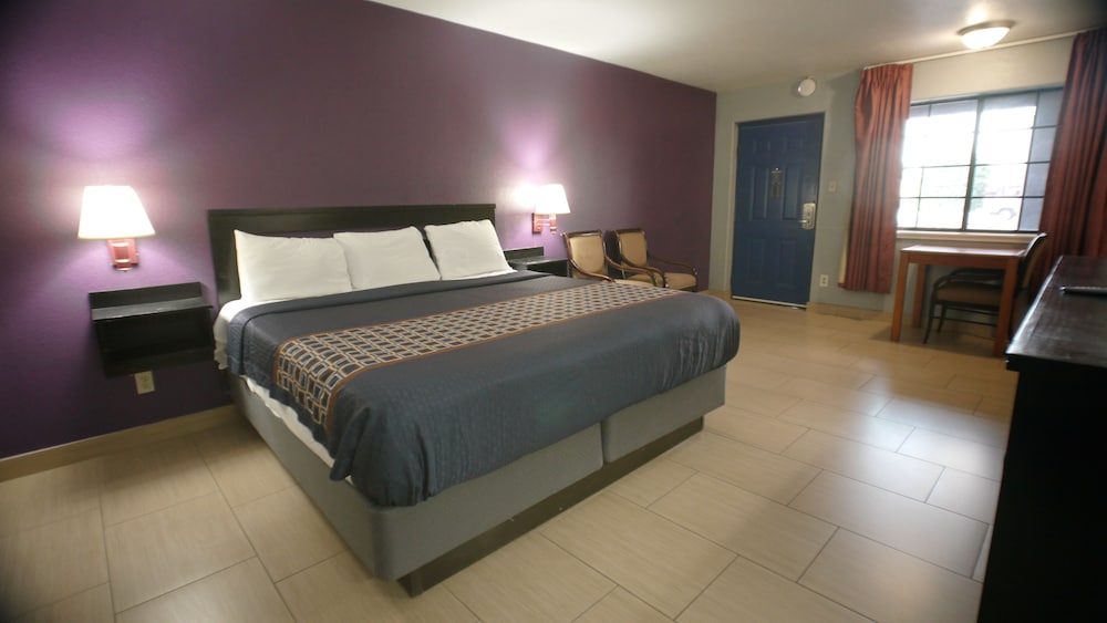 Texas Inn Airport McAllen - photo 10
