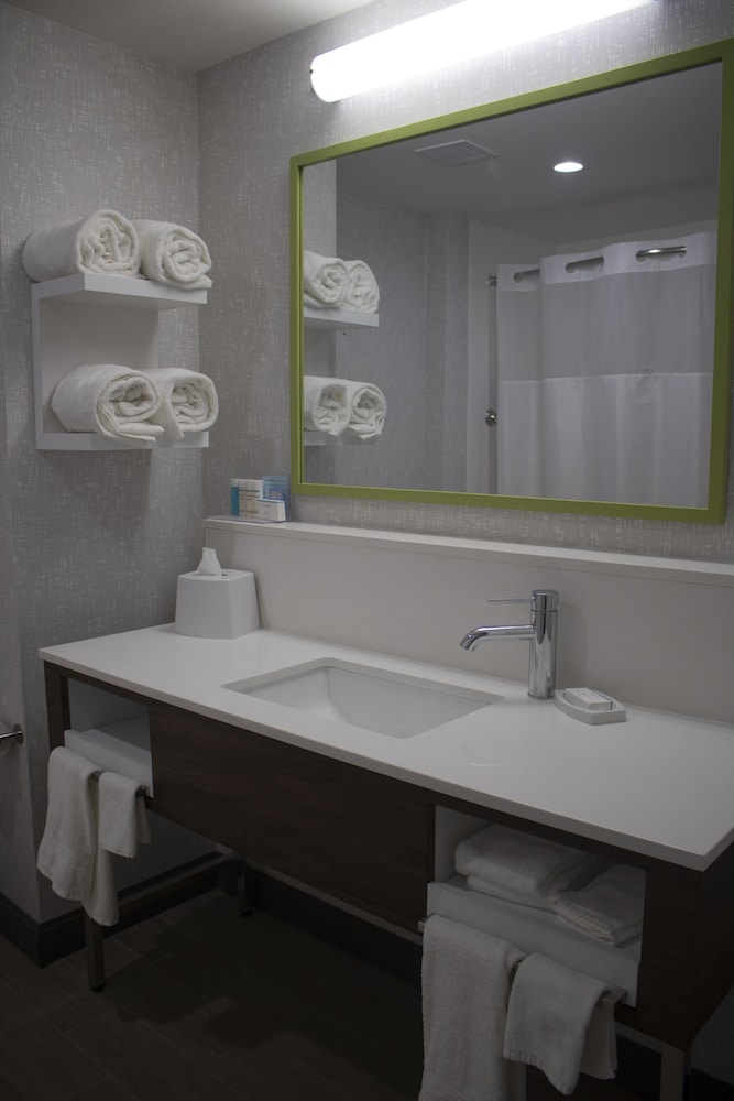 Hampton Inn & Suites Portland West - photo 52