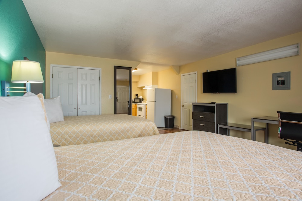 Pinn Road Inn and Suites - photo 14