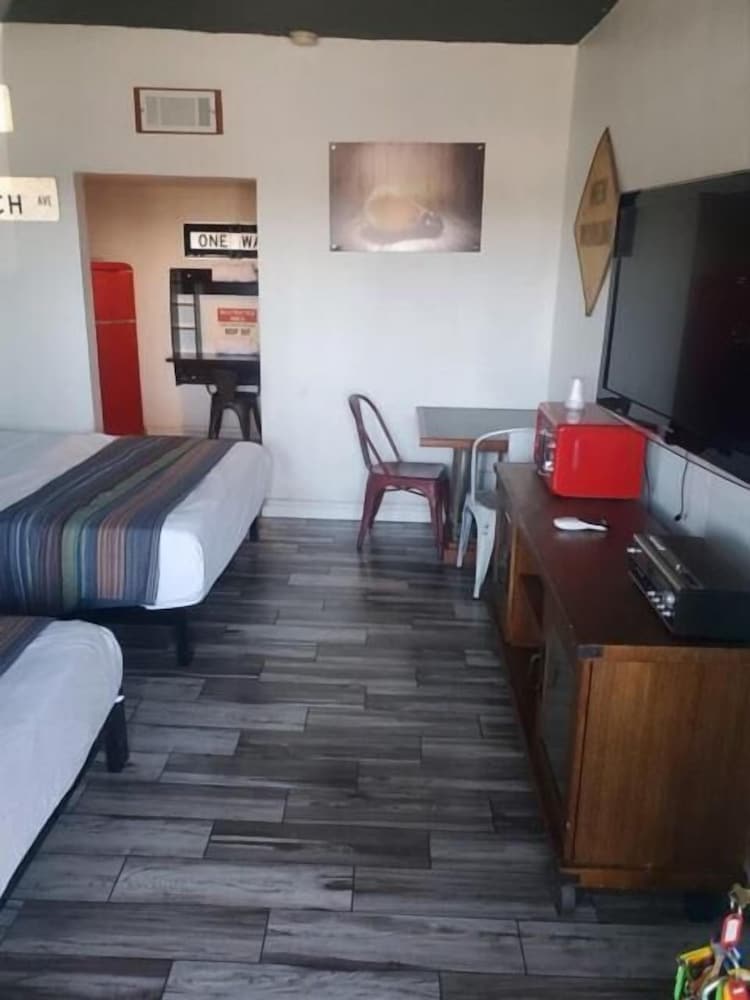 Desert Hills Motel - photo 17