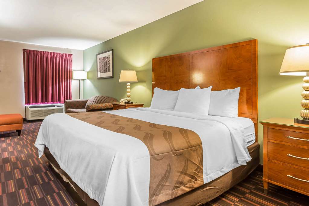 Quality Inn & Suites near Robins Air Force Base - photo 44