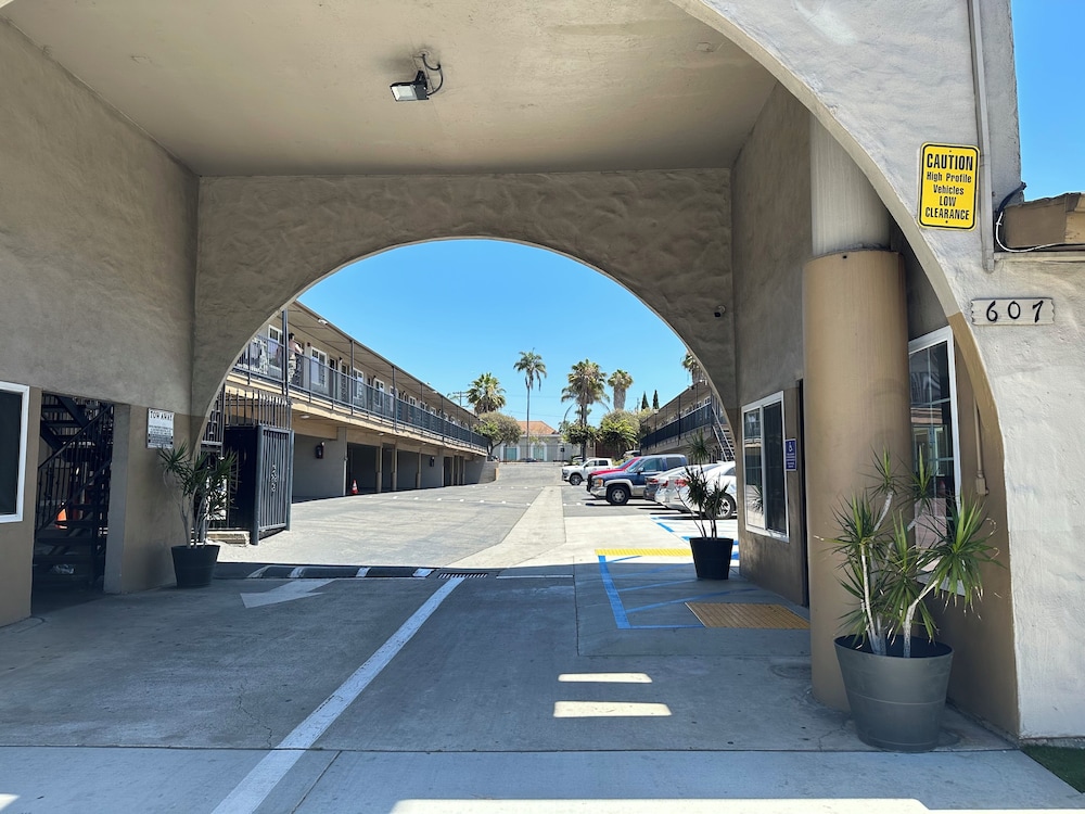 Rodeway Inn National City San Diego South - photo 30