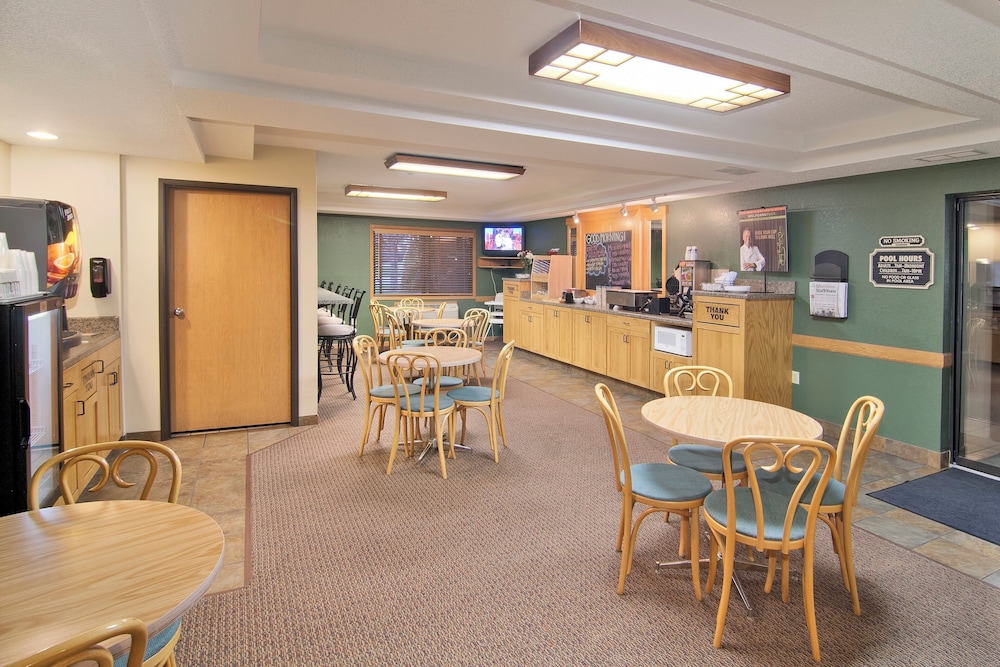 Boarders Inn & Suites by Cobblestone Hotels Faribault - photo 54