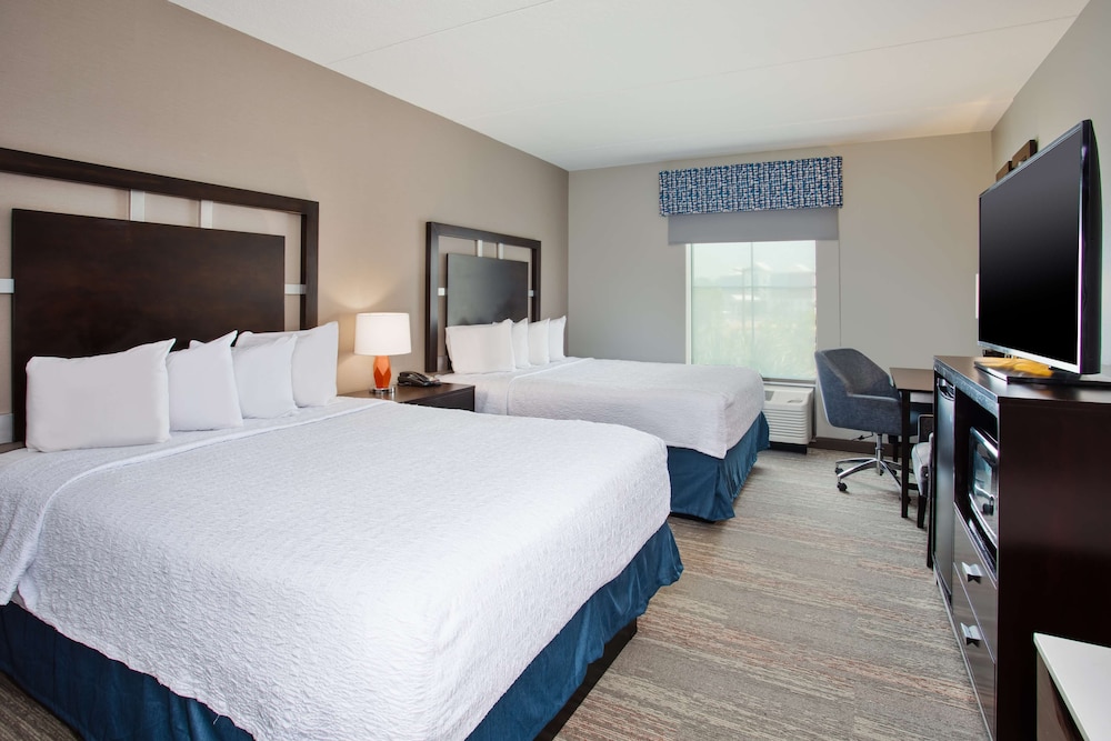 Hampton Inn & Suites Columbia Southeast Ft. Jackson - photo 10