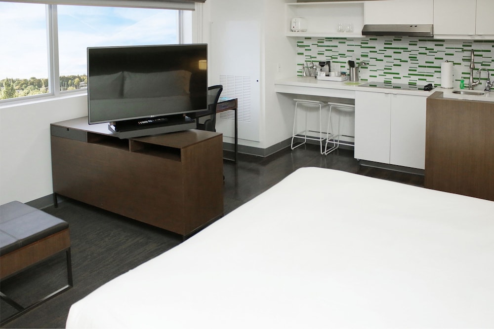 Element Miami Doral - photo 8