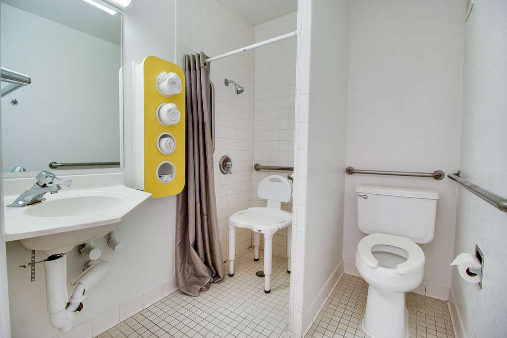 Motel6 Phoenix AZ East - photo 18