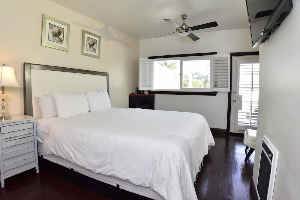 Malibu Country Inn - photo 11