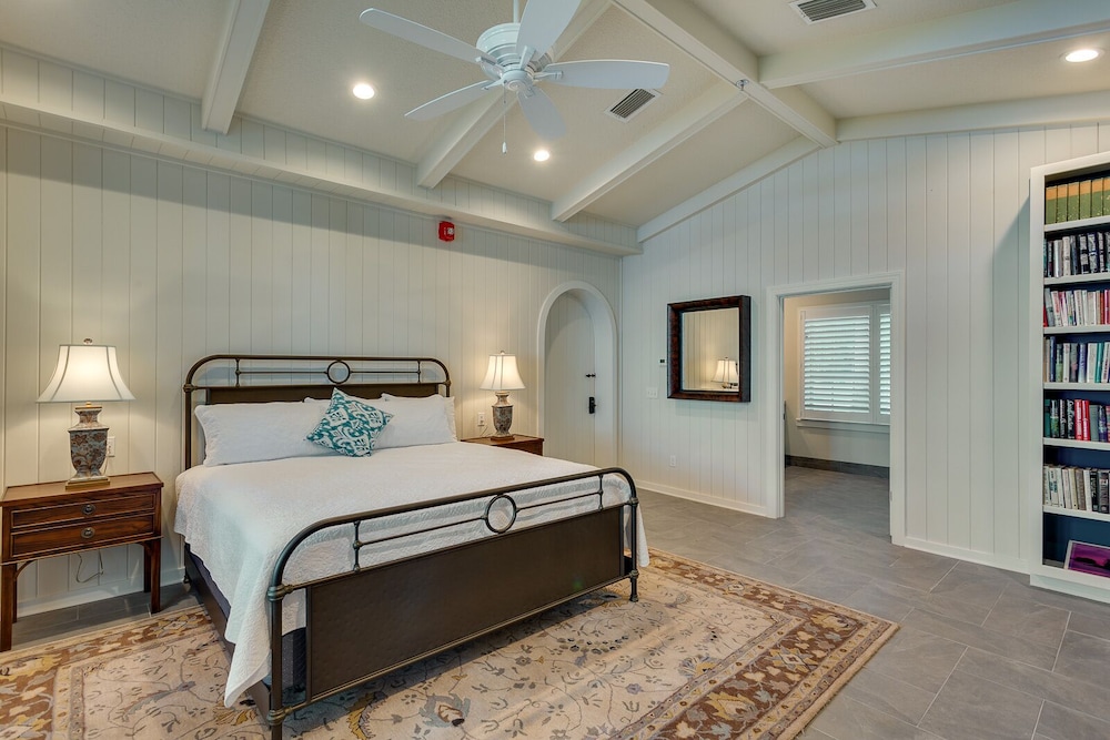 Azaleana Manor - photo 8