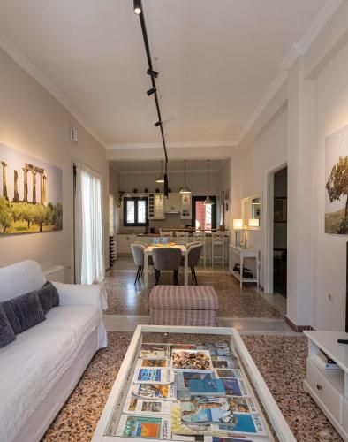 Angelinas Quarters Kalamata Mediterranean Villas — 4-Star Luxury Hotel in Kalamata, Greece