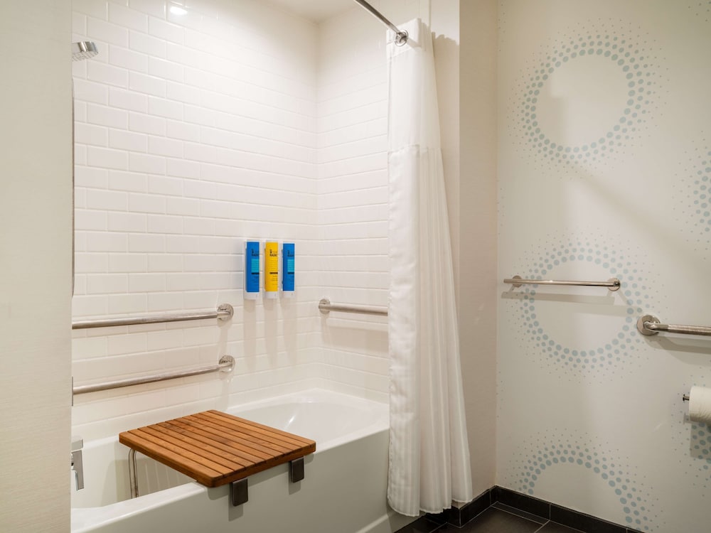 Tru By Hilton Atlanta Airport College Park - photo 13