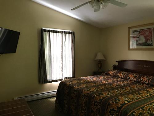 Exit 5 Motel and Cottages - photo 110