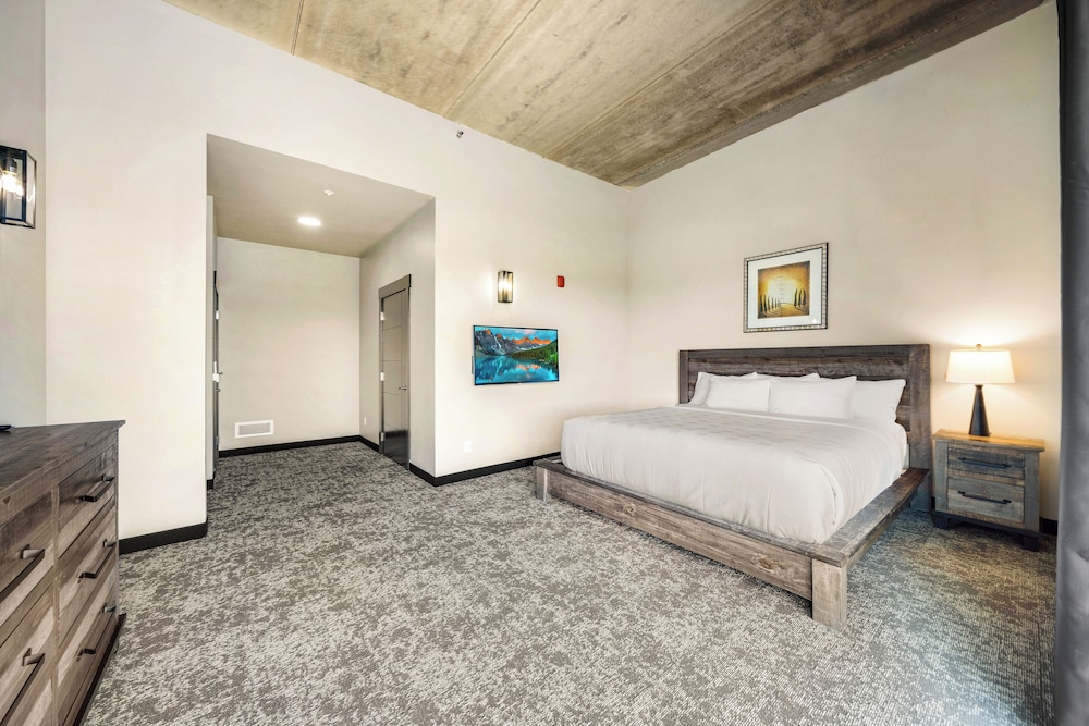 The Suites at Prairie Falls & Event Center - photo 12