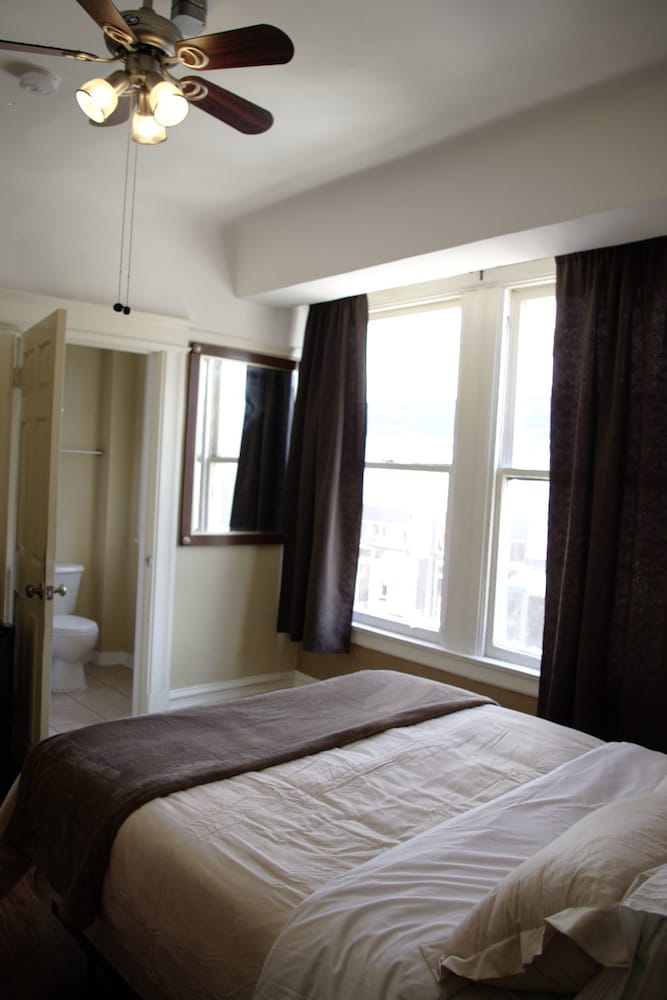 Yale Hotel - photo 3