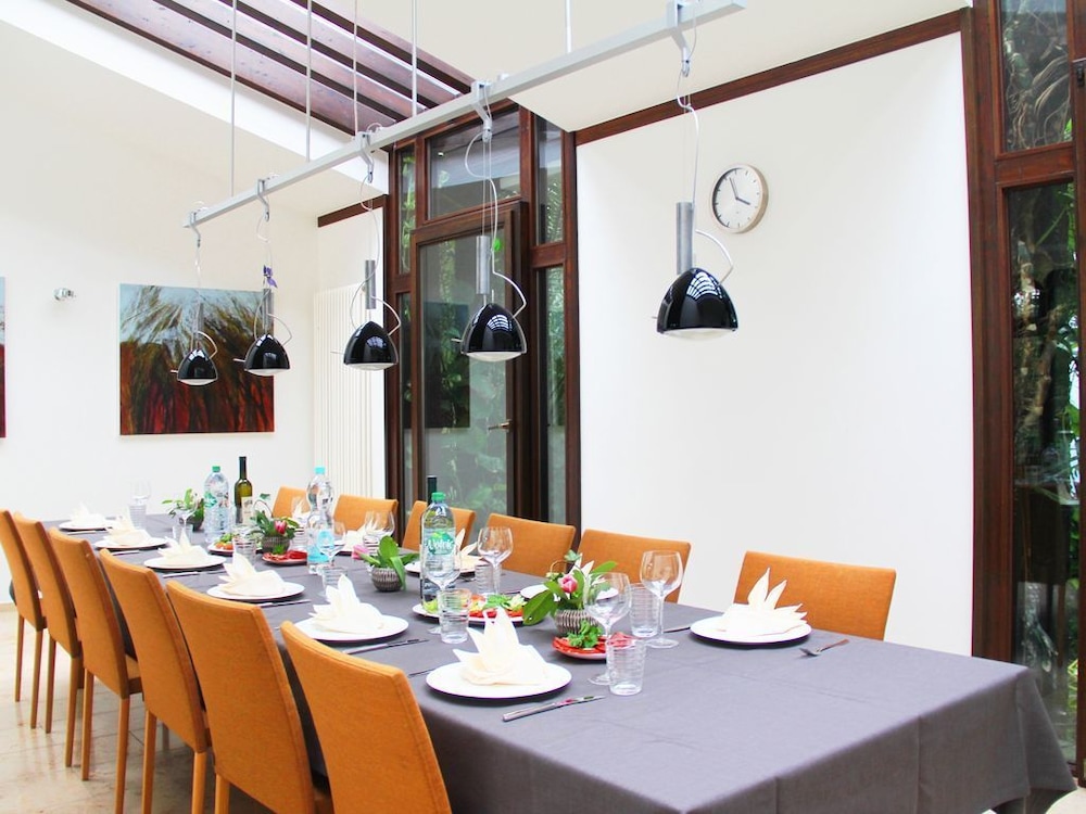 Room service - dining