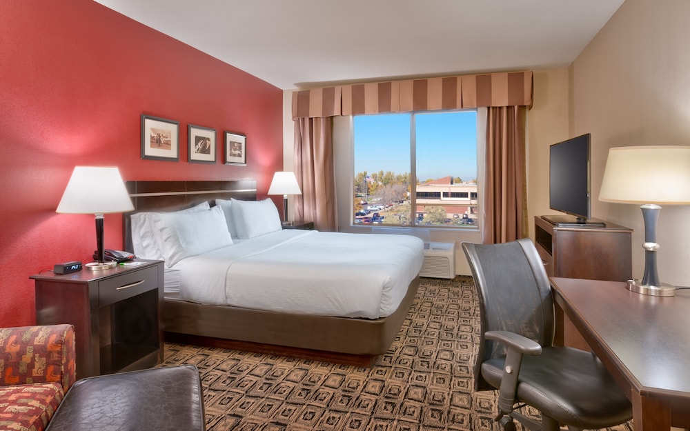Holiday Inn Hotel & Suites Salt Lake City Airport West by IHG - photo 11