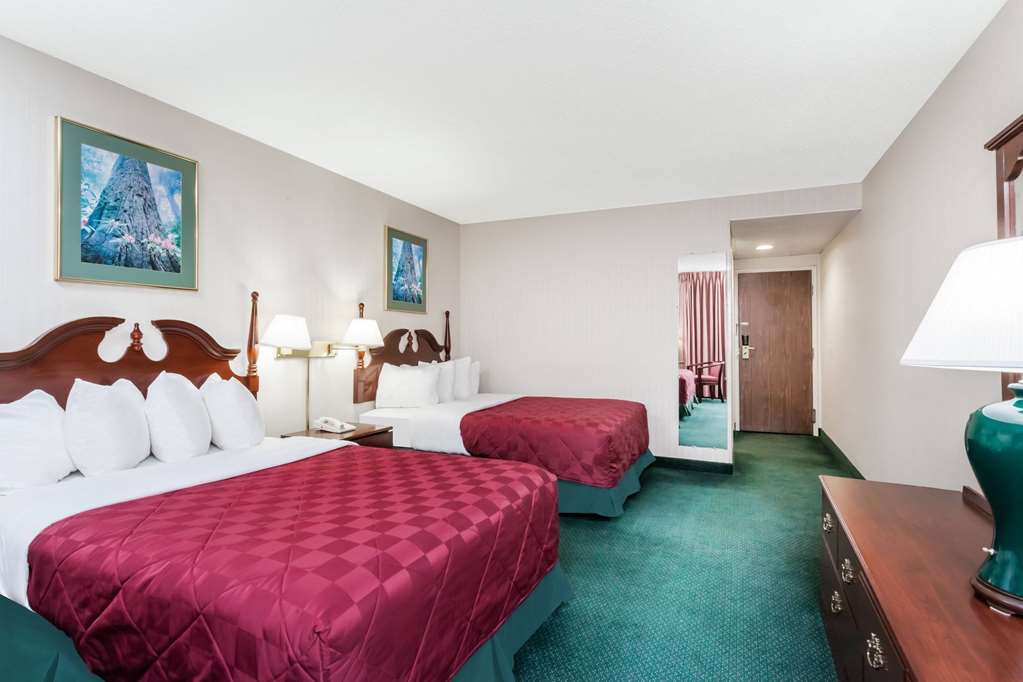 Baymont by Wyndham Queensbury Lake George - photo 10