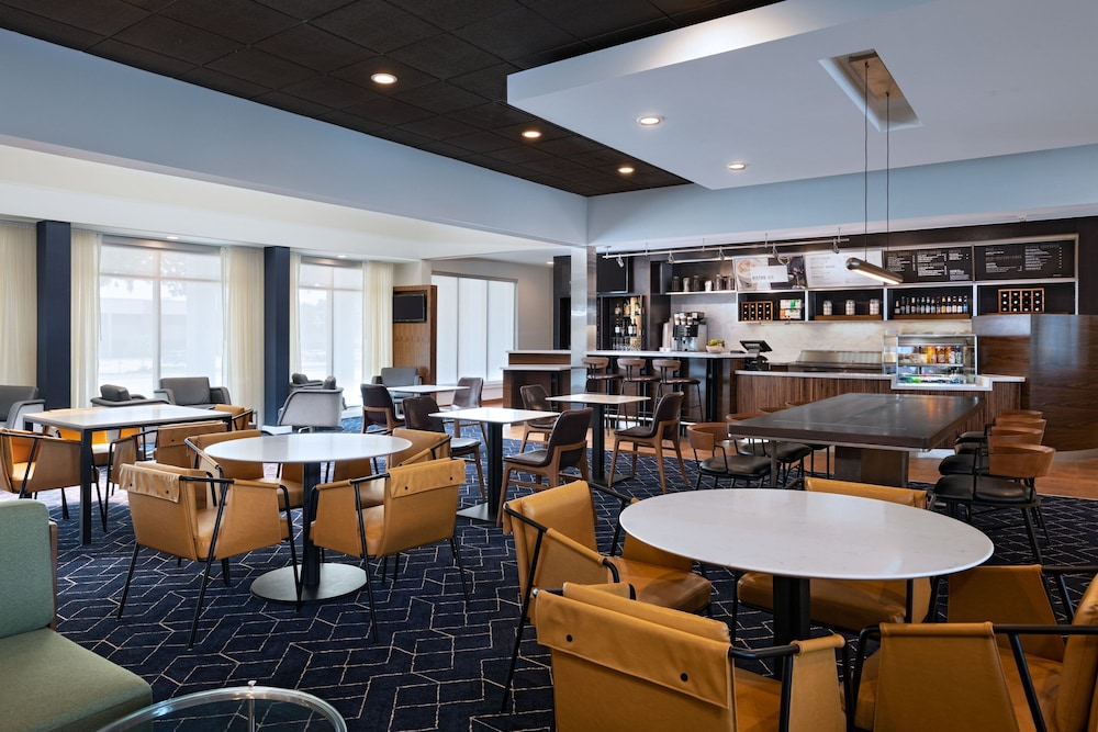 Courtyard by Marriott Dallas Richardson at Spring Valley - photo 2