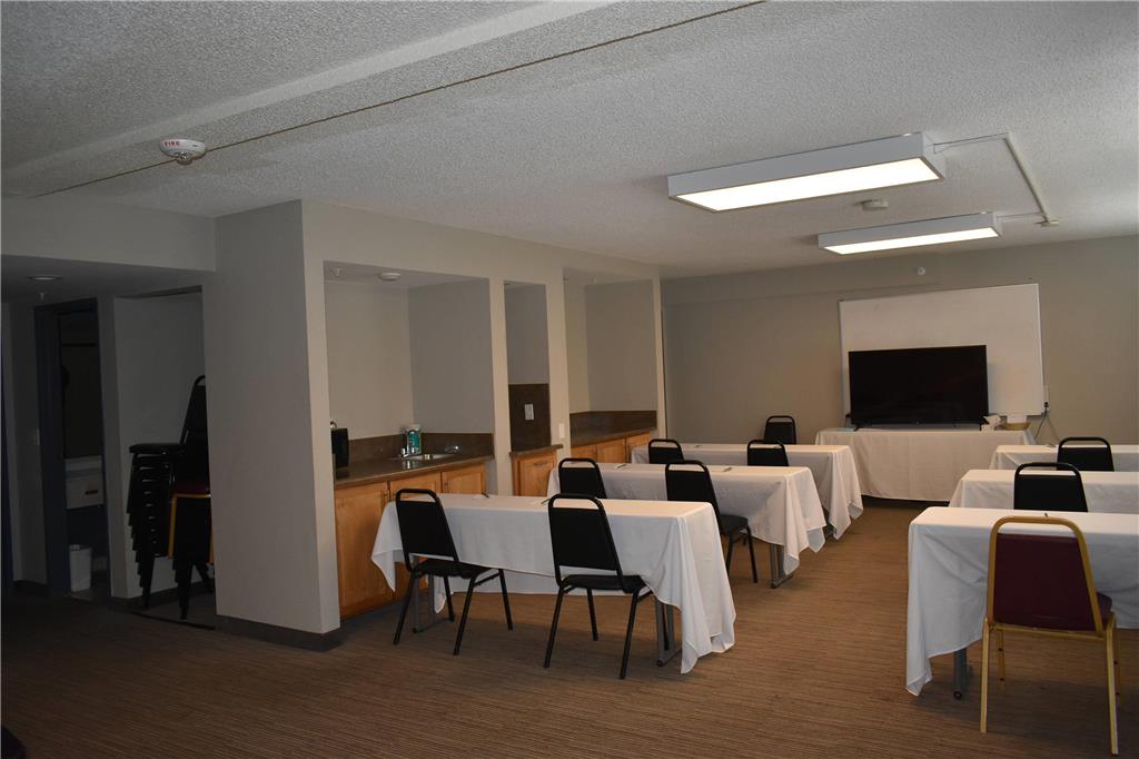 Quality Inn and Suites Garden of the Gods - photo 24