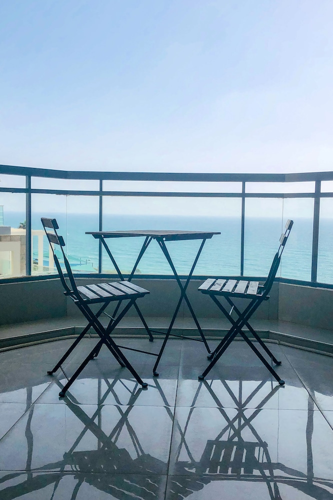 Royal Apartment on the Sea — 4-Star Luxury Hotel in Netanya, Israel