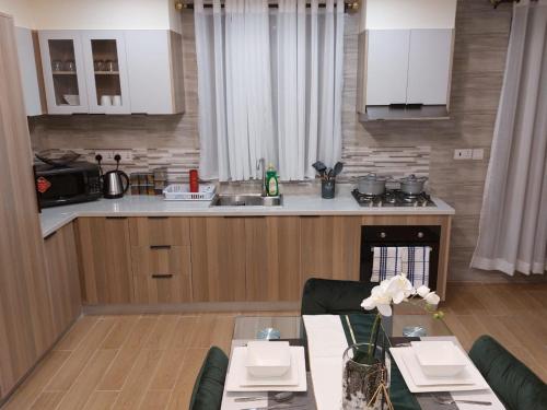 Royal Essence Apartment With Heated Swimming Pool Ample Parking Space Fully Equipped Gym And Amazing Scenic City Views
