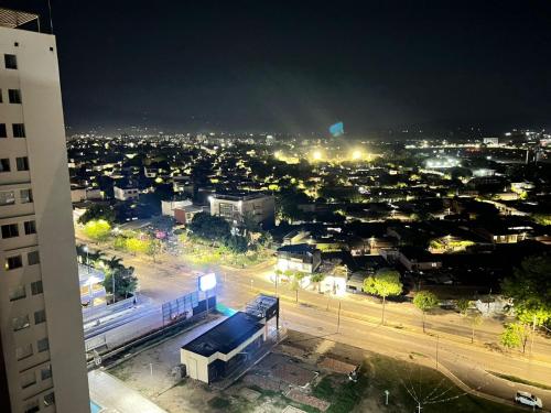 Apartamento Moderno Con Excelente Vista Piscina excepto los lunes por mantenimiento y Parqueadero privado ubicado en Neiva — 4-Star Luxury Hotel in Neiva, Colombia