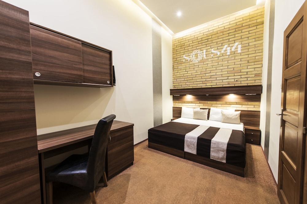 Sous44 - carbon neutral hotel in Budapest
