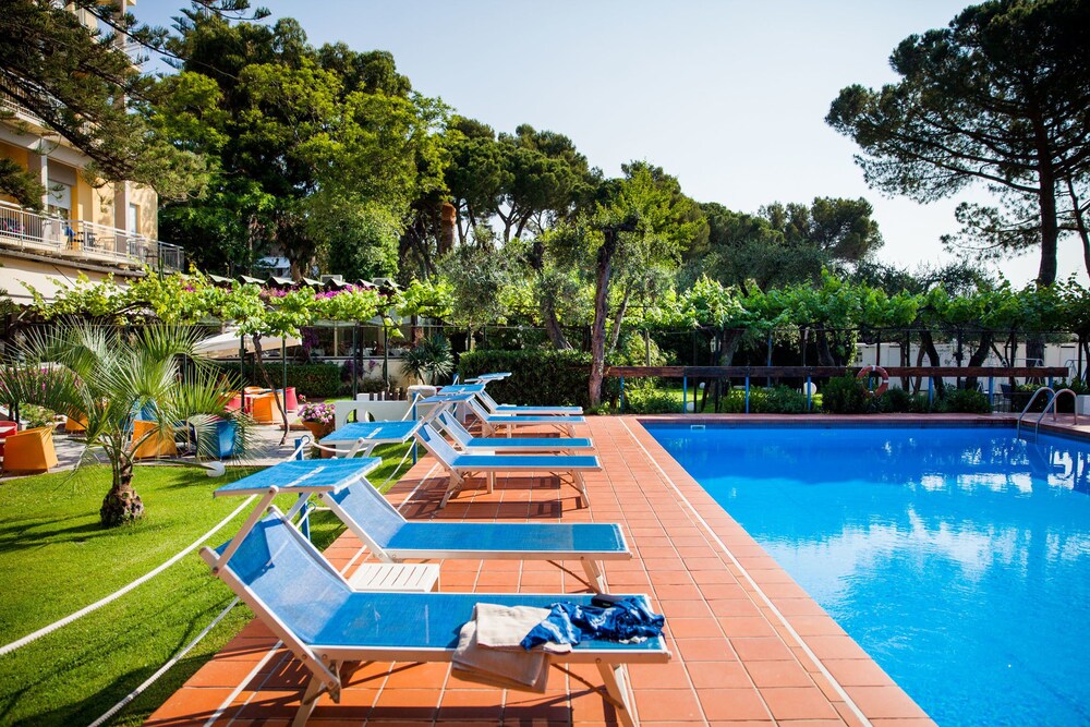 Hotel Eden Park — Diano Marina