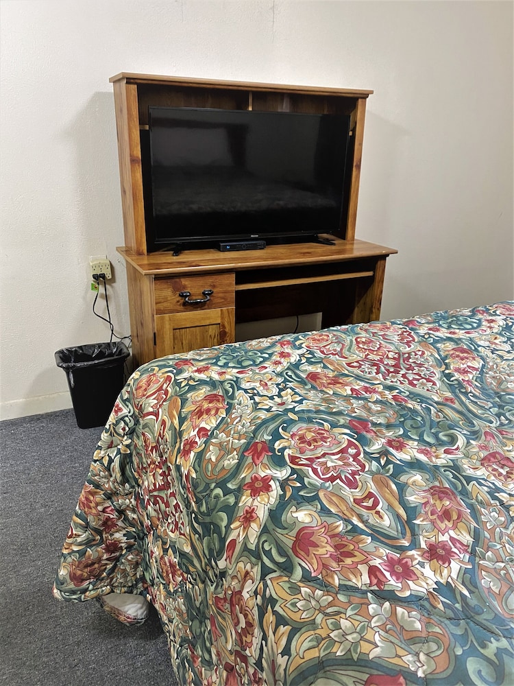 Madill Inn - photo 21