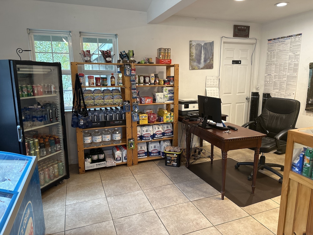 Indian Flat RV Park Tent Cabins & Cottages - photo 2