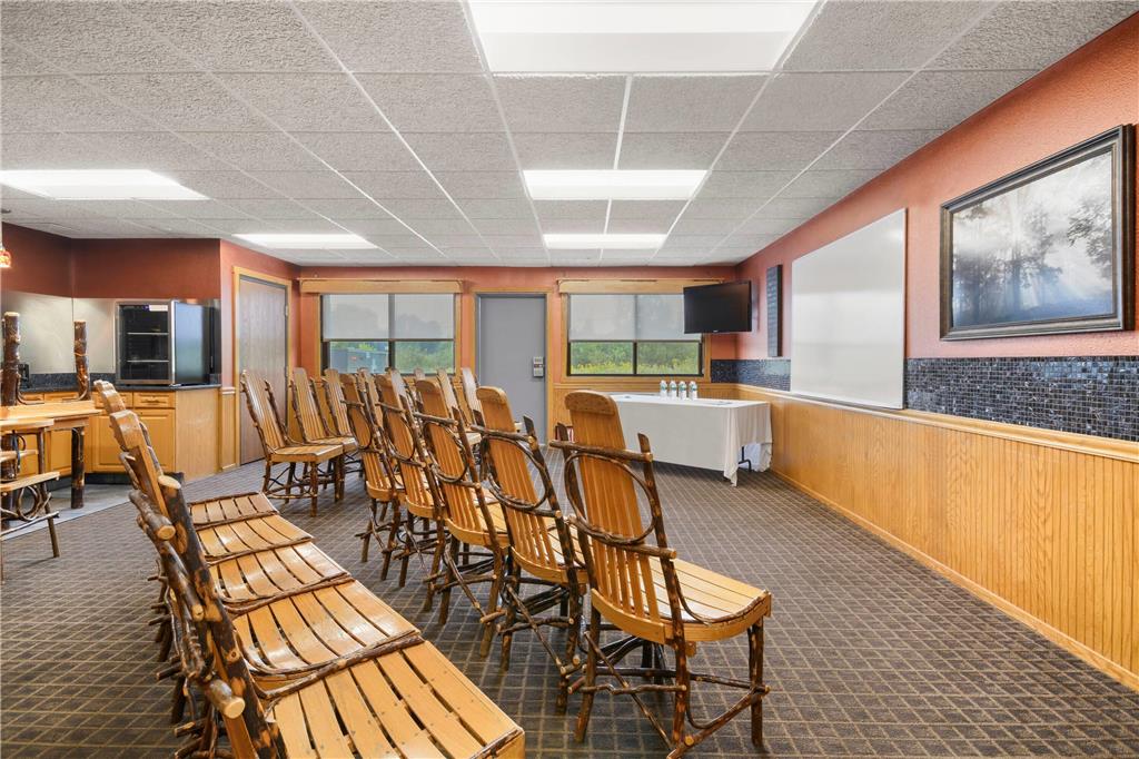 Super 8 by Wyndham Eveleth - photo 51