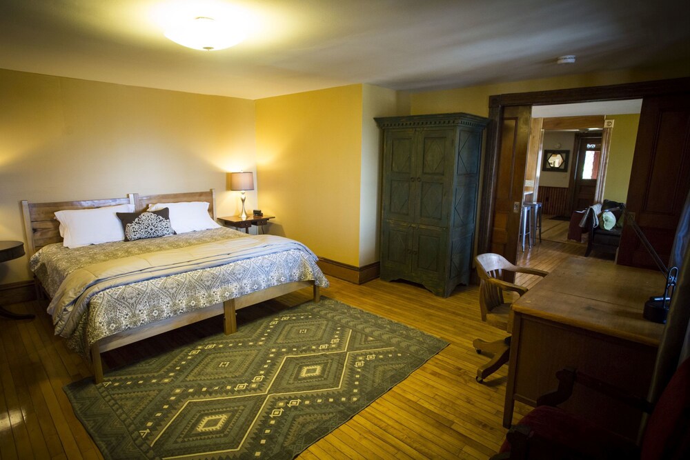 Mt. Philo Inn - photo 12